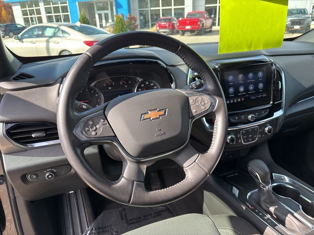2022 Chevrolet Traverse LT Cloth