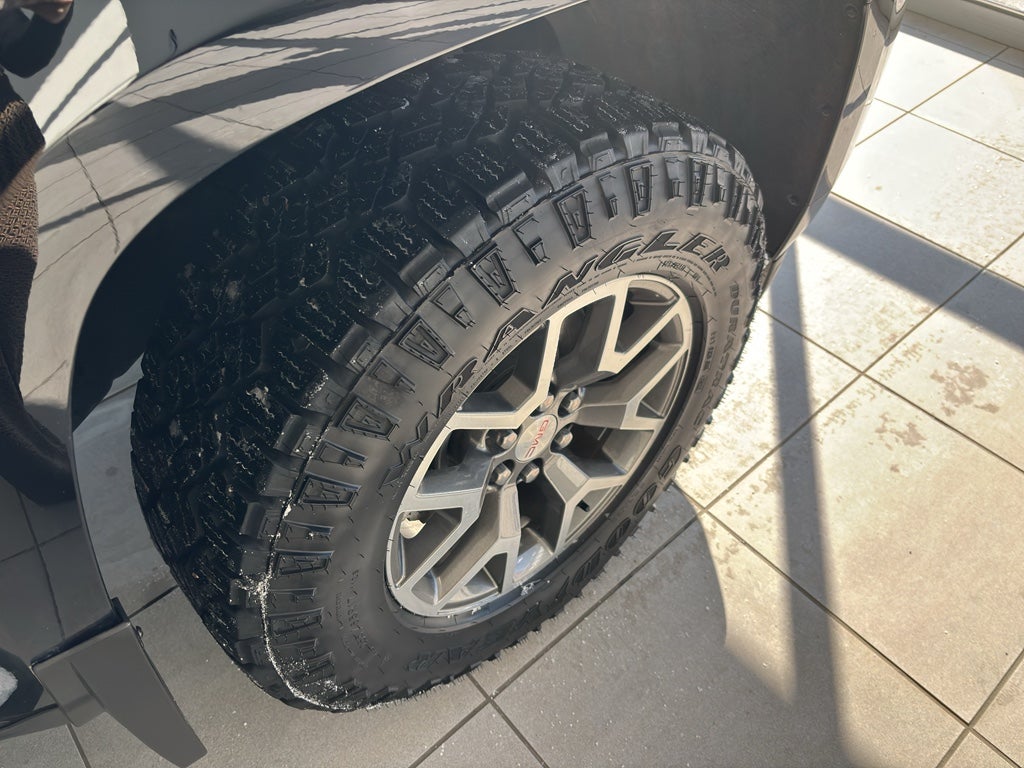 2022 GMC Canyon AT4 - Leather