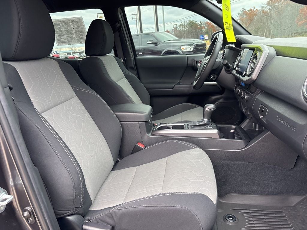 2022 Toyota Tacoma 4WD SR