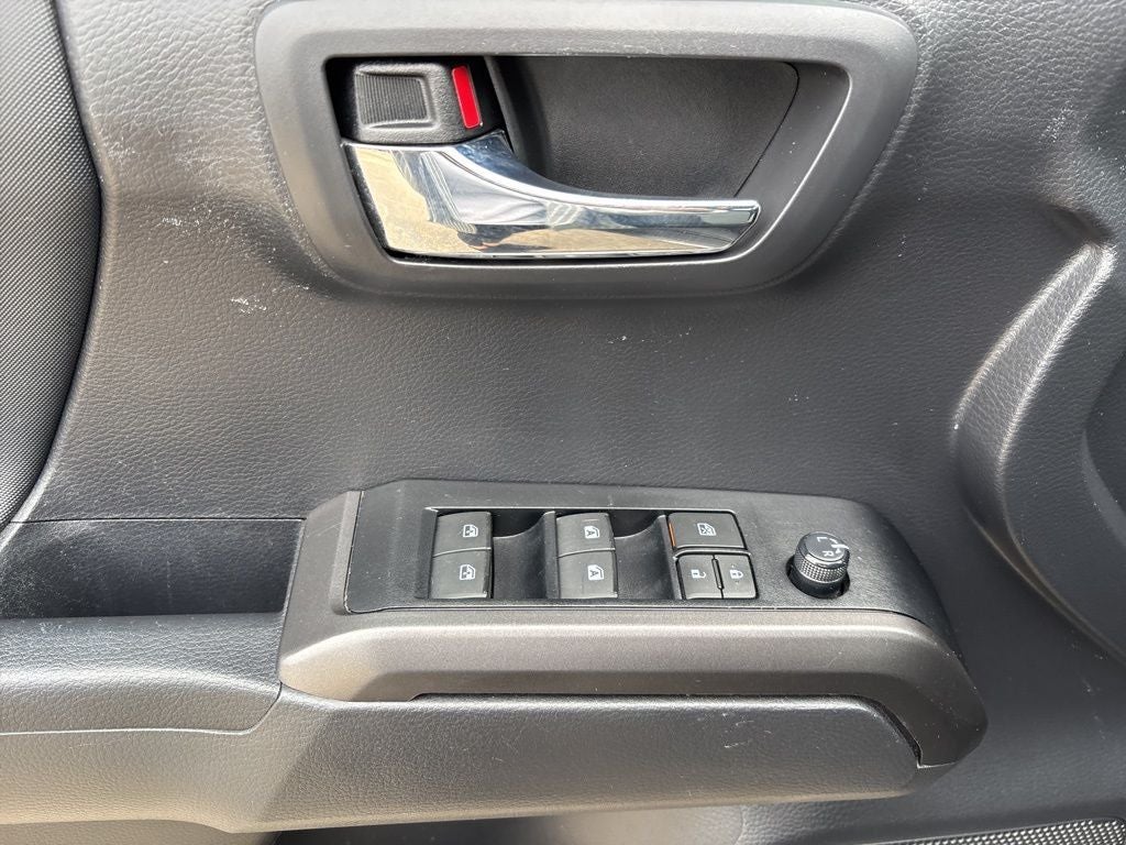 2022 Toyota Tacoma 4WD SR