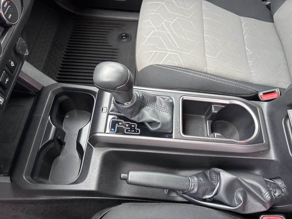 2022 Toyota Tacoma 4WD SR