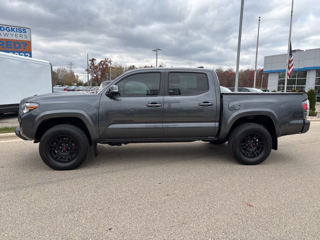 2022 Toyota Tacoma 4WD SR