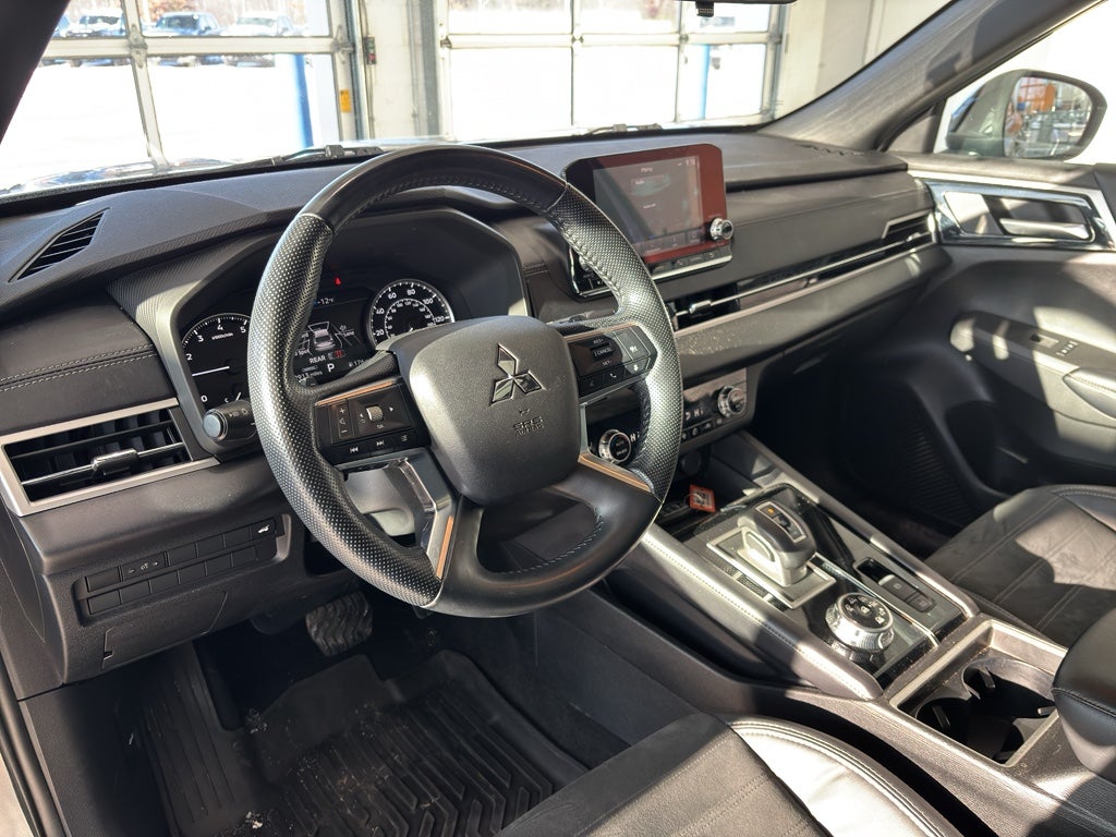 2022 Mitsubishi Outlander Black Edition S-AWC