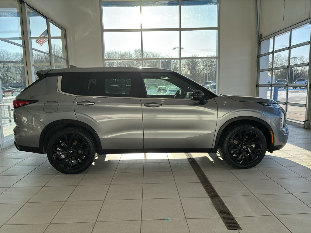 2022 Mitsubishi Outlander Black Edition S-AWC