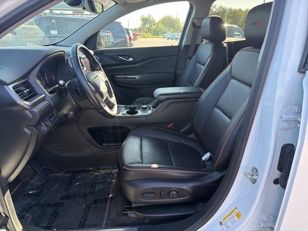 2023 GMC Acadia AT4