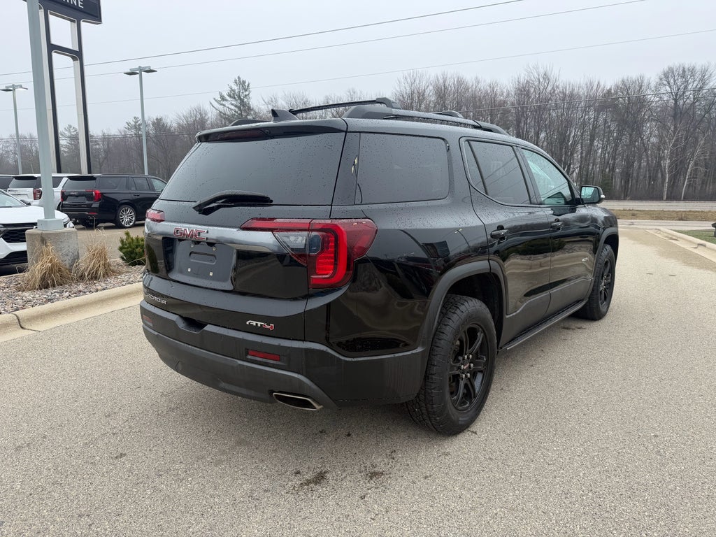 2022 GMC Acadia AT4