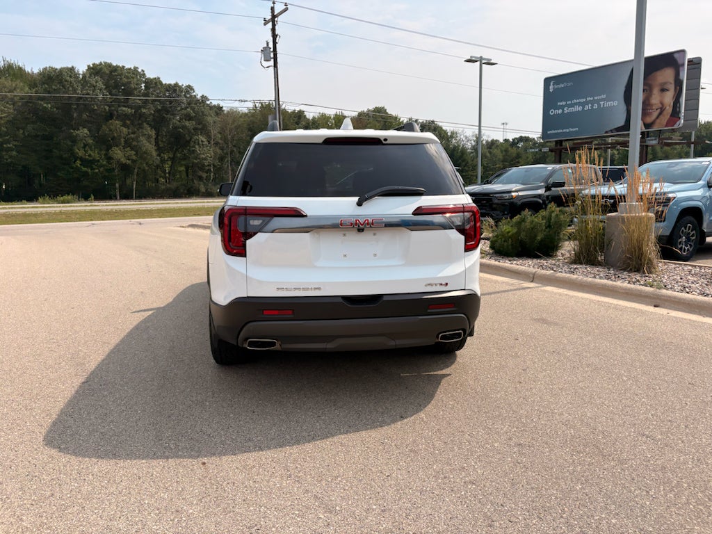 2023 GMC Acadia AT4