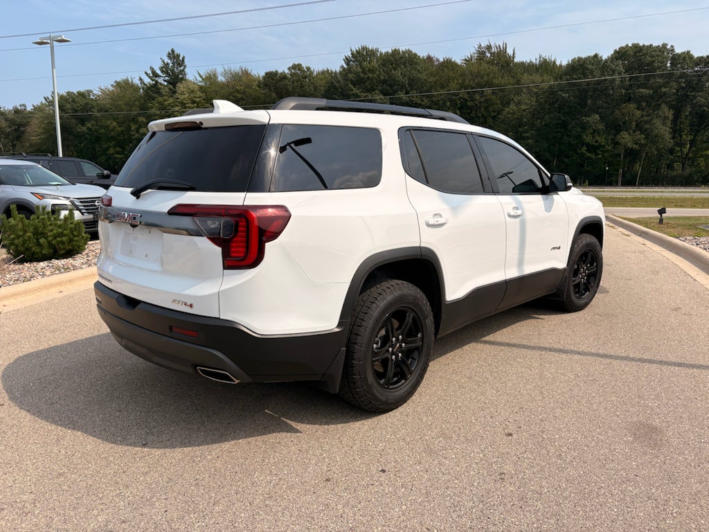 2023 GMC Acadia AT4