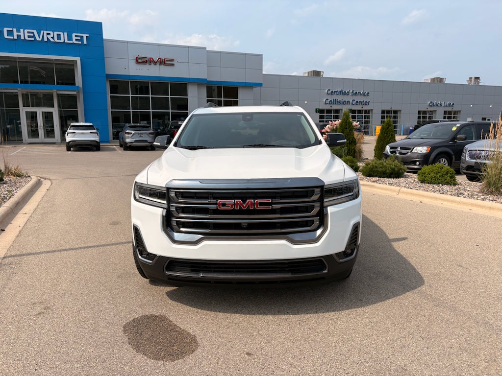 2023 GMC Acadia AT4