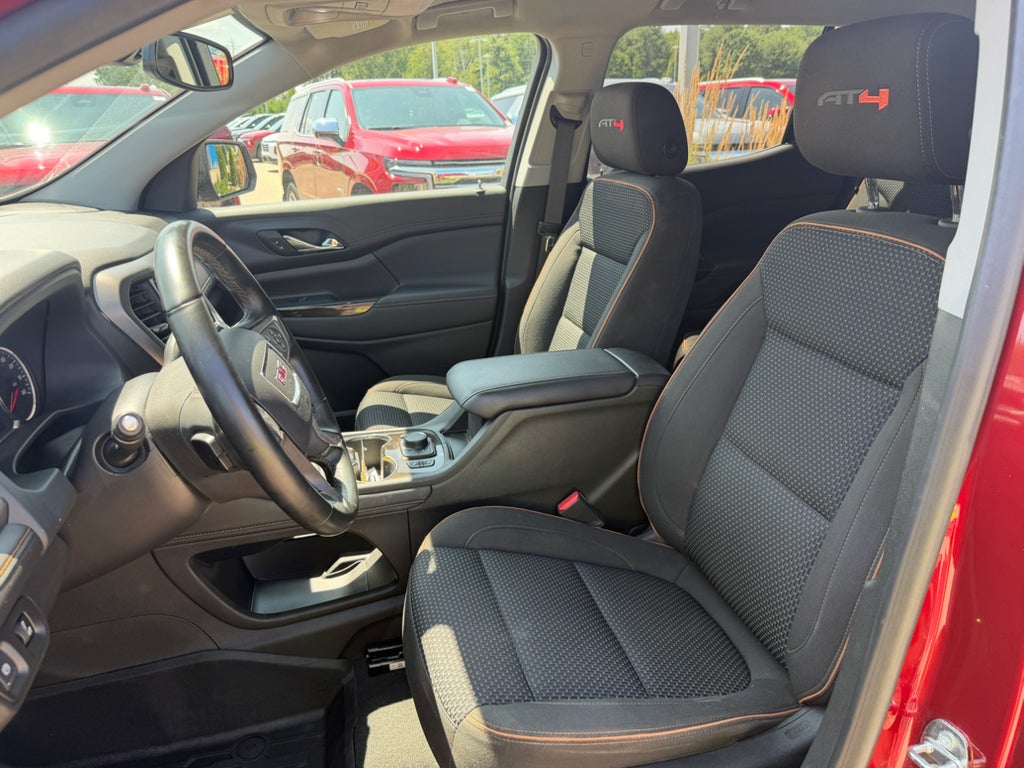 2023 GMC Acadia AT4