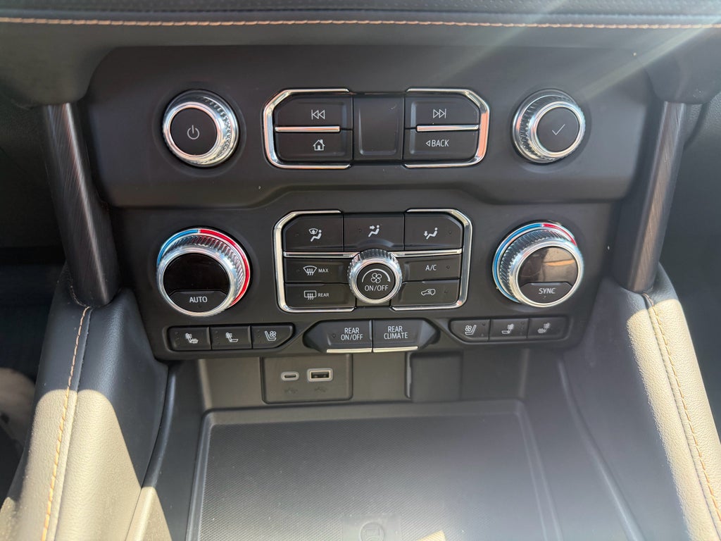 2024 GMC Yukon XL AT4