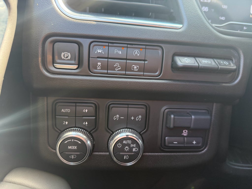 2024 GMC Yukon XL AT4