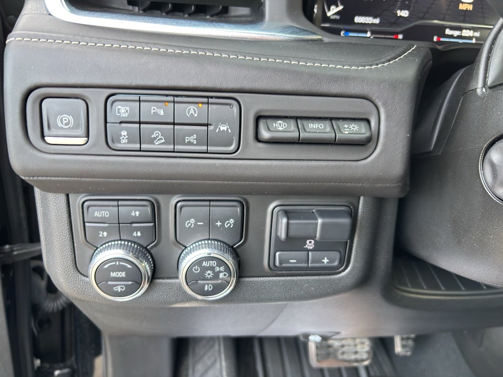 2023 GMC Yukon XL Denali Ultimate