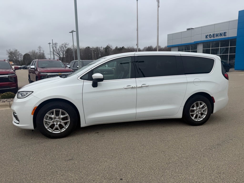 2023 Chrysler Pacifica Touring L