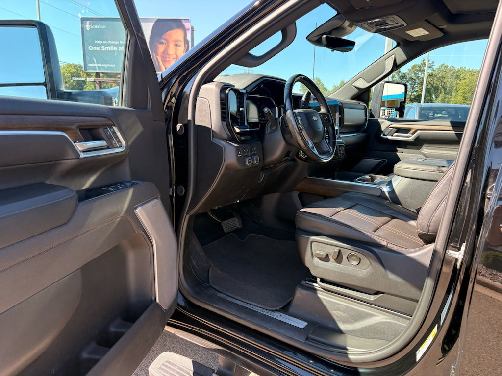 2025 Chevrolet Silverado 3500 HD High Country